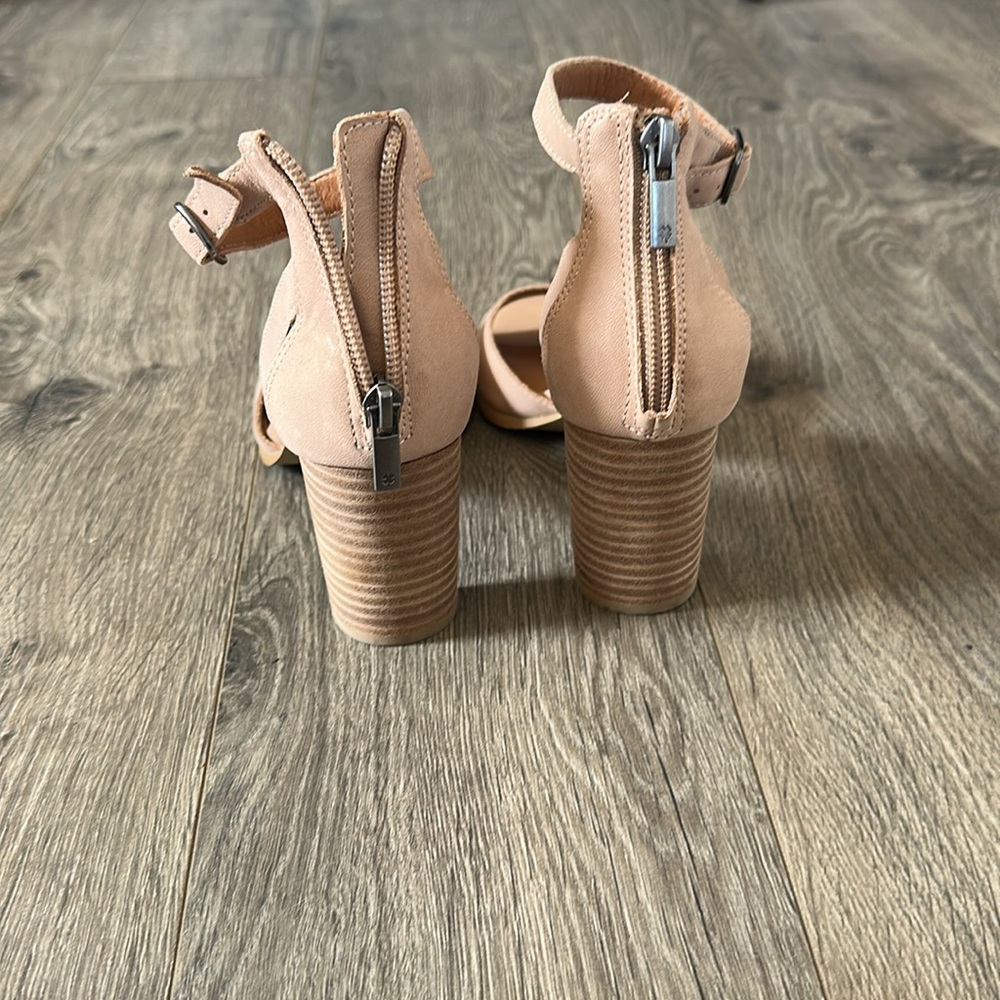 Lucky Brand Nude Heels size 6.5 - Picture 4 of 6